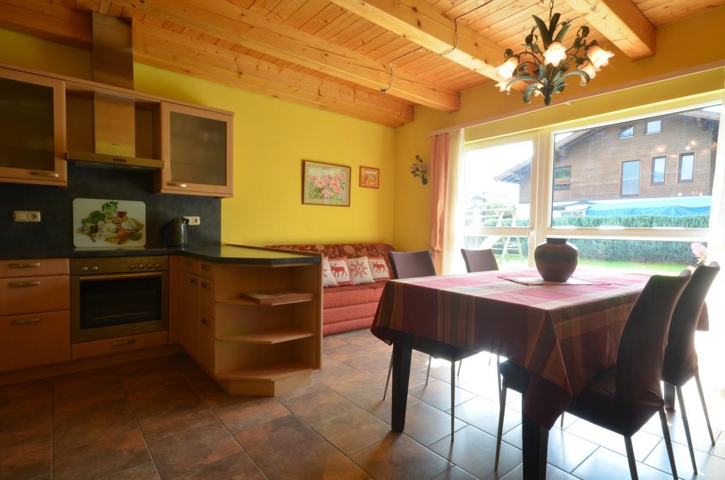 Chalet Yulia Zell am See Kamer foto