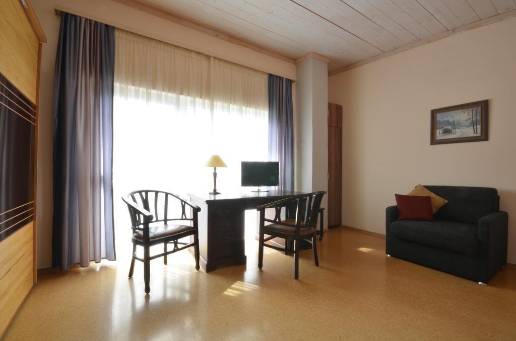 Chalet Yulia Zell am See Kamer foto
